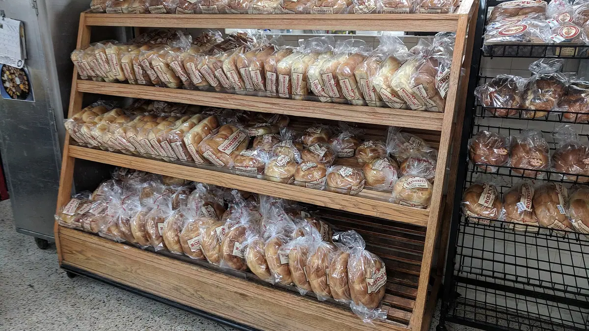 Don Millers Bakery – bakery in Wellingborough town centre